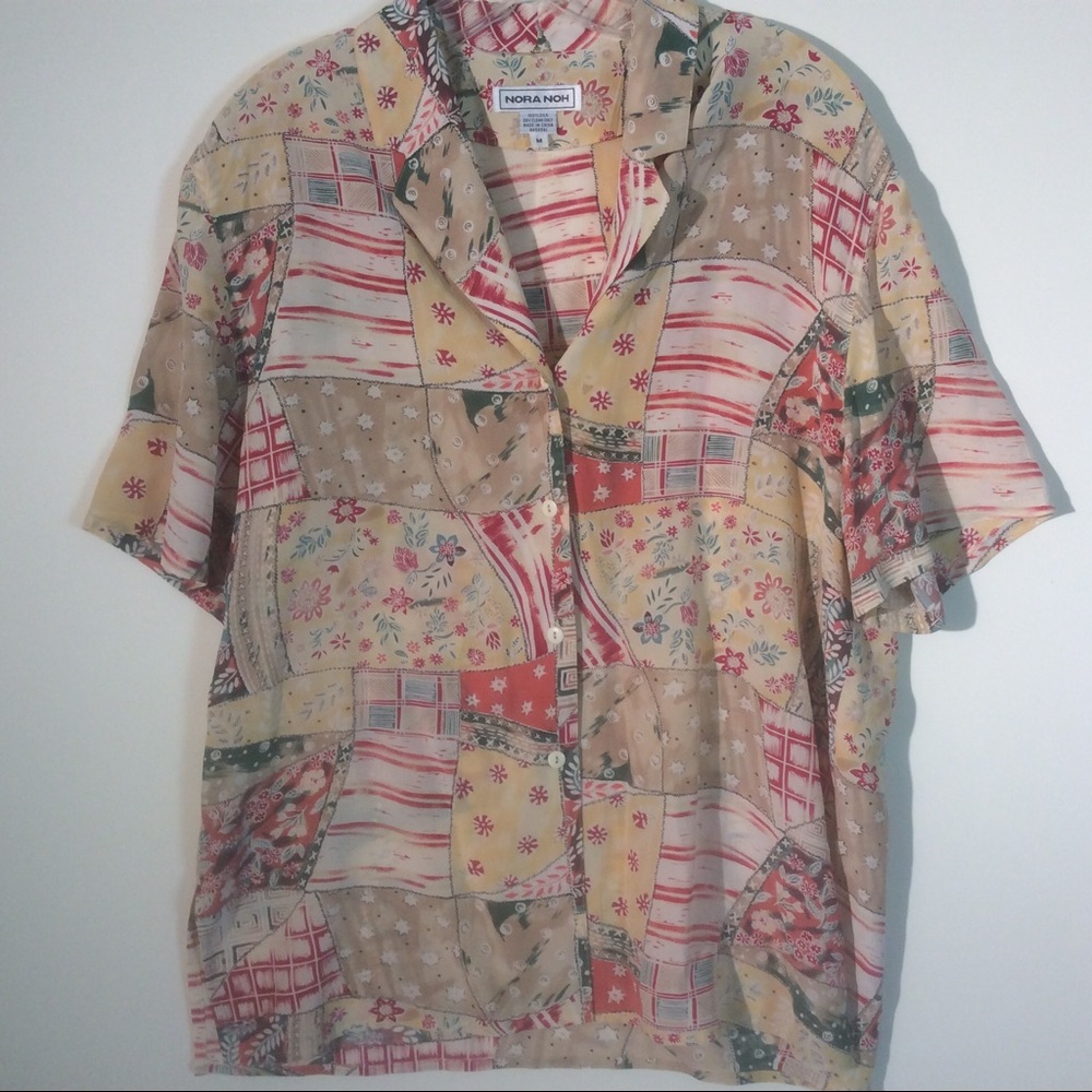 Nora Noh 100% Silk Pastel Cream Button Up Collar Blouse Short Sleeve Shirt